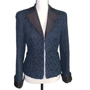 Akris Wool Silk Blazer Blue Tweed Bouclé Pattern Pointed Collar Hook Eye Closure